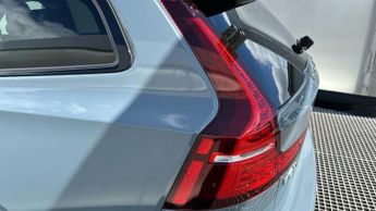 Volvo V60 2.0 B3 MHEV Plus Estate 5dr Petrol Hybrid DCT Auto Euro 6 (s/s) 