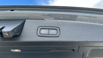 Volvo V60 2.0 B3 MHEV Plus Estate 5dr Petrol Hybrid DCT Auto Euro 6 (s/s) 