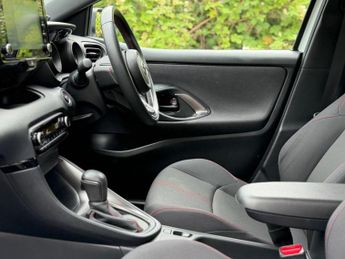 Toyota Yaris 1.5 VVT-h GR SPORT E-CVT Euro 6 (s/s) 5dr