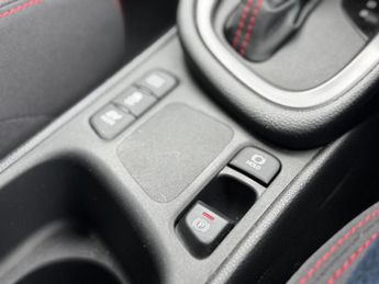 Toyota Yaris 1.5 VVT-h GR SPORT E-CVT Euro 6 (s/s) 5dr