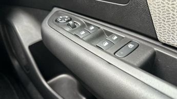 Citroen C4 1.2 PureTech Shine Hatchback 5dr Petrol EAT8 Euro 6 (s/s) (130 p