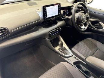 Toyota Yaris 1.5 VVT-h Design Hatchback 5dr Petrol Hybrid E-CVT Euro 6 (s/s) 
