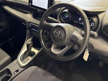Toyota Yaris 1.5 VVT-h Design Hatchback 5dr Petrol Hybrid E-CVT Euro 6 (s/s) 