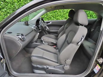 Audi A1 1.0 TFSI Sport Hatchback 3dr Petrol S Tronic Euro 6 (s/s) (Nav) 
