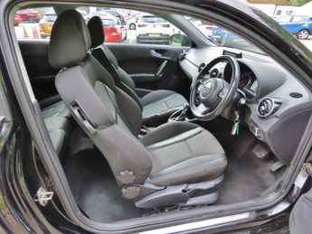 Audi A1 1.0 TFSI Sport Hatchback 3dr Petrol S Tronic Euro 6 (s/s) (Nav) 