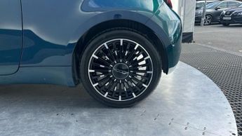 Fiat 500e C 42kWh La Prima Convertible 2dr Electric Auto (118 ps)
