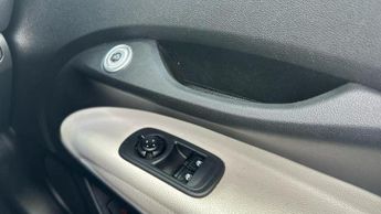 Fiat 500e C 42kWh La Prima Convertible 2dr Electric Auto (118 ps)