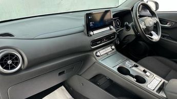 Hyundai KONA 64kWh Premium SUV 5dr Electric Auto (10.5kW Charger) (204 ps)