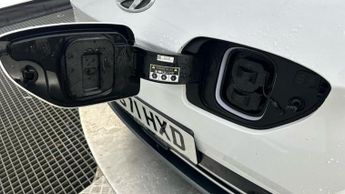 Hyundai KONA 64kWh Premium SUV 5dr Electric Auto (10.5kW Charger) (204 ps)