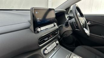 Hyundai KONA 64kWh Premium SUV 5dr Electric Auto (10.5kW Charger) (204 ps)