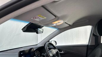 Hyundai KONA 64kWh Premium SUV 5dr Electric Auto (10.5kW Charger) (204 ps)