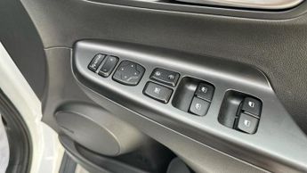 Hyundai KONA 64kWh Premium SUV 5dr Electric Auto (10.5kW Charger) (204 ps)