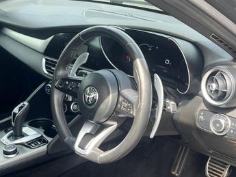 Alfa Romeo Giulia 2.0T Veloce Auto Euro 6 (s/s) 4dr