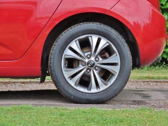 Kia Venga 1.6 3 MPV 5dr Petrol Auto Euro 6 (123 bhp)