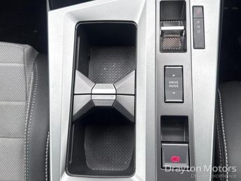 Vauxhall Grandland Electric 73kWh Ultimate SUV 5dr Electric Auto (213 ps)