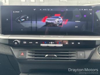 Vauxhall Grandland Electric 73kWh Ultimate SUV 5dr Electric Auto (213 ps)