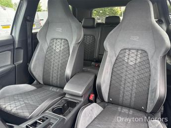 Volkswagen Golf 1.5 eTSI MHEV R-Line Hatchback 5dr Petrol Hybrid DSG Euro 6 (s/s