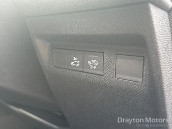 Vauxhall Grandland Electric 73kWh Ultimate SUV 5dr Electric Auto (213 ps)