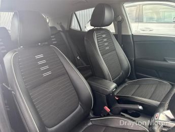 Kia Stonic 1.0 T-GDi MHEV GT-Line S SUV 5dr Petrol Hybrid DCT Euro 6 (s/s) 