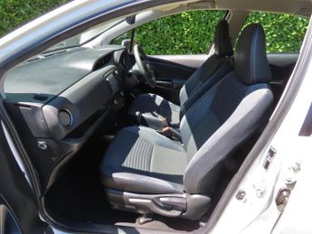Toyota Yaris 1.5 VVT-h Excel Hatchback 5dr Petrol Hybrid E-CVT Euro 6 (15in A