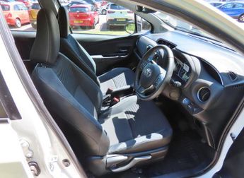Toyota Yaris 1.5 VVT-h Excel Hatchback 5dr Petrol Hybrid E-CVT Euro 6 (15in A
