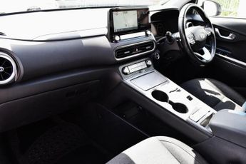 Hyundai KONA 64kWh Premium SUV 5dr Electric Auto (10.5kW Charger) (204 ps)