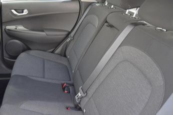Hyundai KONA 64kWh Premium SUV 5dr Electric Auto (10.5kW Charger) (204 ps)