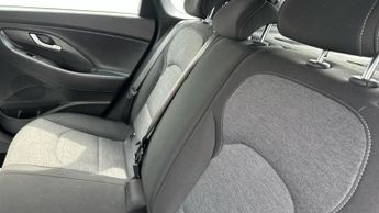 Hyundai i30 1.0 T-GDi MHEV SE Connect Hatchback 5dr Petrol Hybrid DCT Euro 6