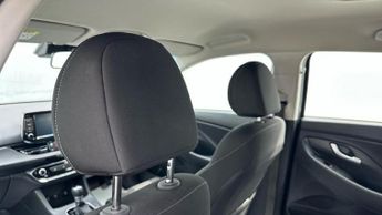 Hyundai i30 1.0 T-GDi MHEV SE Connect Hatchback 5dr Petrol Hybrid DCT Euro 6