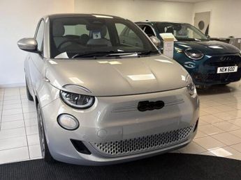 Fiat 500 42kWh Giorgio Armani Auto 3dr