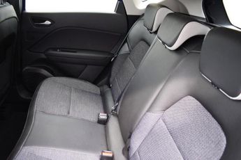 Renault Captur 1.6 E-TECH techno SUV 5dr Petrol Hybrid Auto Euro 6 (s/s) (145 p