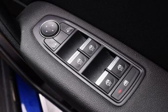 Renault Captur 1.6 E-TECH techno SUV 5dr Petrol Hybrid Auto Euro 6 (s/s) (145 p
