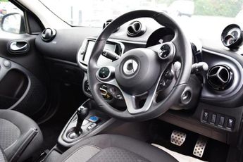 smart forfour 17.6kWh Premium Hatchback 5dr Electric Auto (22kW Charger) (82 p