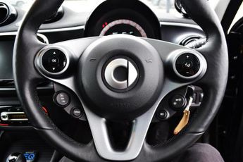 smart forfour 17.6kWh Premium Hatchback 5dr Electric Auto (22kW Charger) (82 p