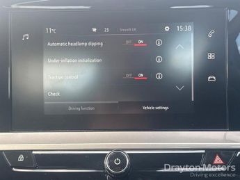 Vauxhall Mokka Electric 50kWh SE Premium SUV 5dr Electric Auto (136 ps)
