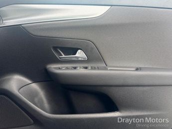 Vauxhall Mokka Electric 50kWh SE Premium SUV 5dr Electric Auto (136 ps)
