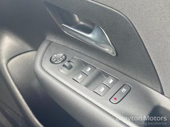 Vauxhall Mokka Electric 50kWh SE Premium SUV 5dr Electric Auto (136 ps)