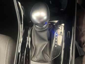 Toyota C-HR 1.8 Hybrid Design 5dr CVT