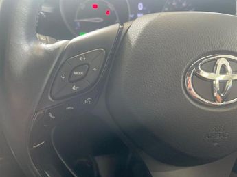 Toyota C-HR 1.8 Hybrid Design 5dr CVT