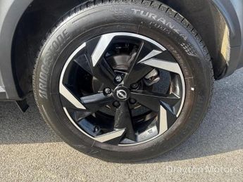 Nissan Juke 1.0 DIG-T N-Connecta SUV 5dr Petrol DCT Auto Euro 6 (s/s) (114 p
