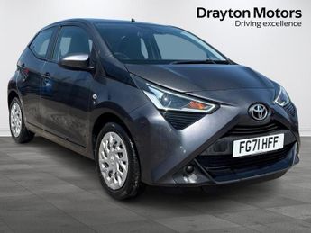 Toyota AYGO 1.0 VVT-i x-play Hatchback 5dr Petrol Manual Euro 6 (s/s) (71 ps