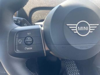 MINI COUNTRYMAN 1.5C MHEV Classic SUV 5dr Petrol Hybrid Auto Euro 6 (s/s) (170 p