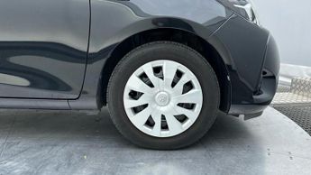 Toyota Yaris 1.5 VVT-h Active Hatchback 5dr Petrol Hybrid E-CVT Euro 6 (s/s) 