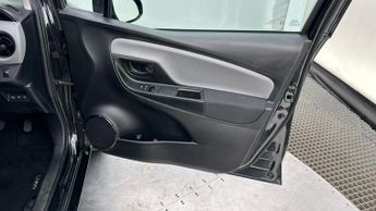 Toyota Yaris 1.5 VVT-h Active Hatchback 5dr Petrol Hybrid E-CVT Euro 6 (s/s) 