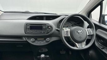Toyota Yaris 1.5 VVT-h Active Hatchback 5dr Petrol Hybrid E-CVT Euro 6 (s/s) 