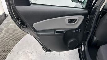 Toyota Yaris 1.5 VVT-h Active Hatchback 5dr Petrol Hybrid E-CVT Euro 6 (s/s) 