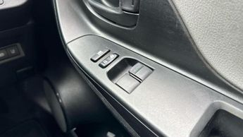 Toyota Yaris 1.5 VVT-h Active Hatchback 5dr Petrol Hybrid E-CVT Euro 6 (s/s) 