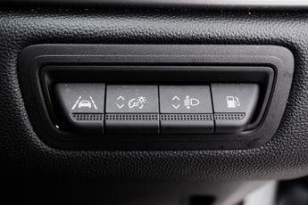 Renault Captur 1.6 E-TECH 9.8kWh techno SUV 5dr Petrol Plug-in Hybrid Auto Euro