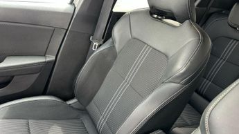 Renault Clio 1.6 E-TECH E-Tech engineered Hatchback 5dr Petrol Hybrid Auto Eu