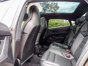Porsche Taycan Performance Plus 93.4kWh 4S Auto 4WD 4dr (11kW Charger)